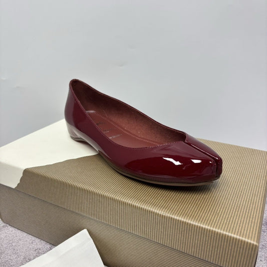 Modern Muse Split-Toe Flats