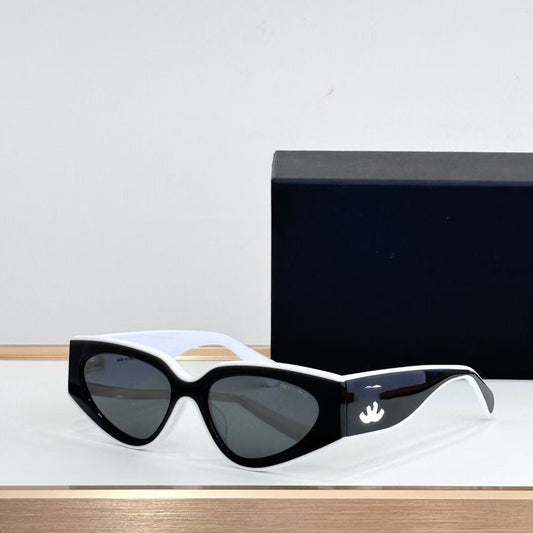 Glossline Oversized Frame Sunglasses